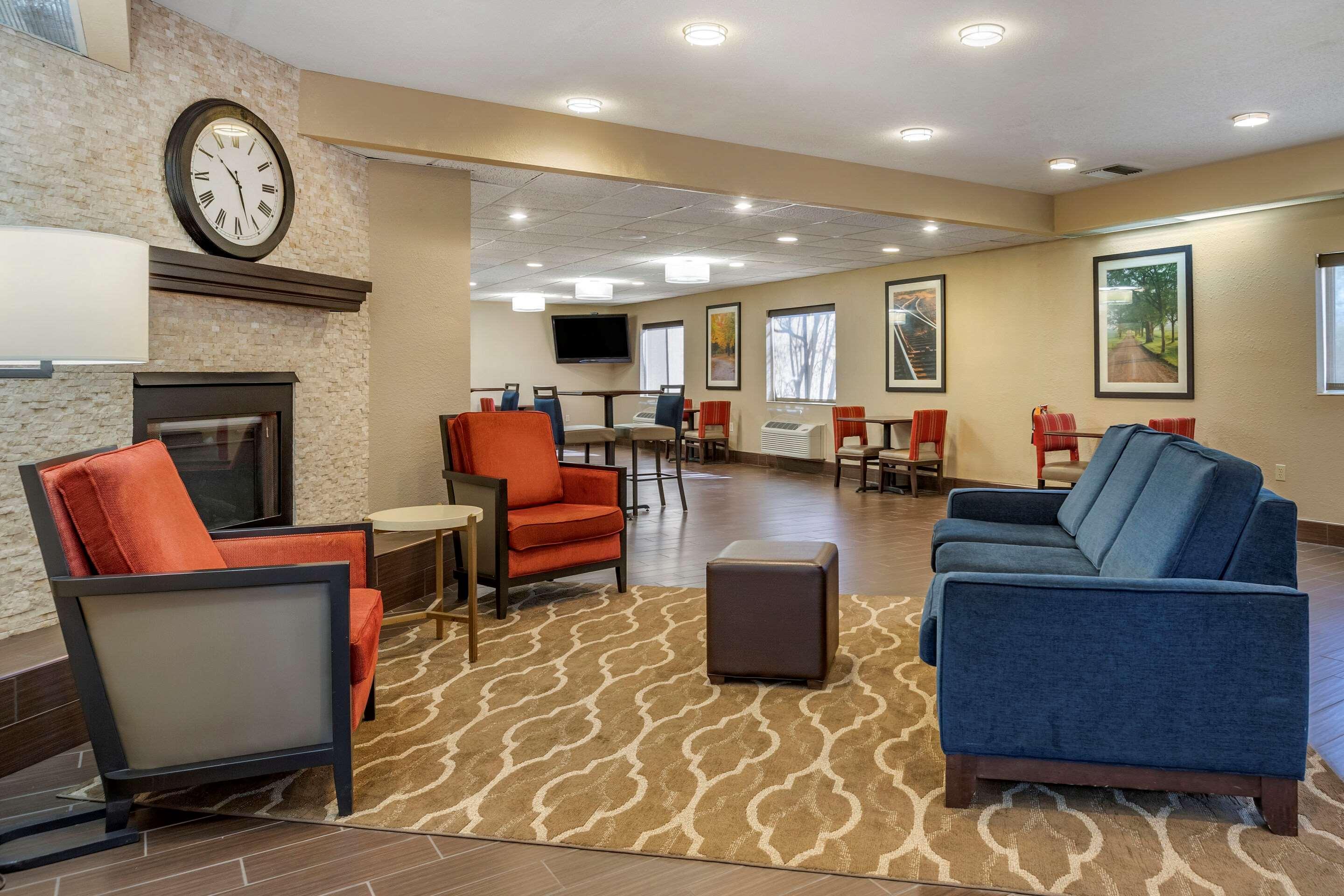 Paw Paw Comfort Inn & Suites מראה חיצוני תמונה