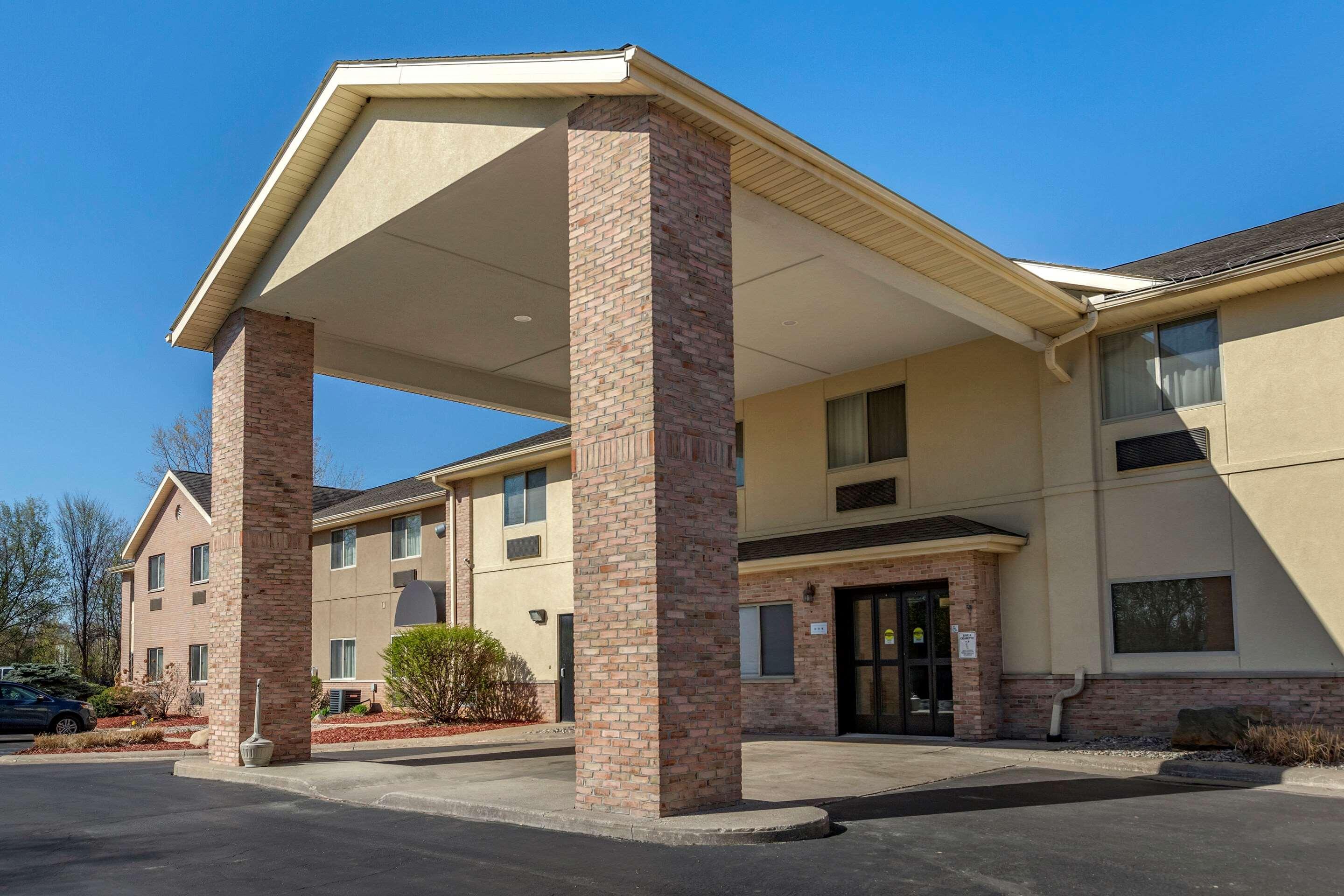 Paw Paw Comfort Inn & Suites מראה חיצוני תמונה
