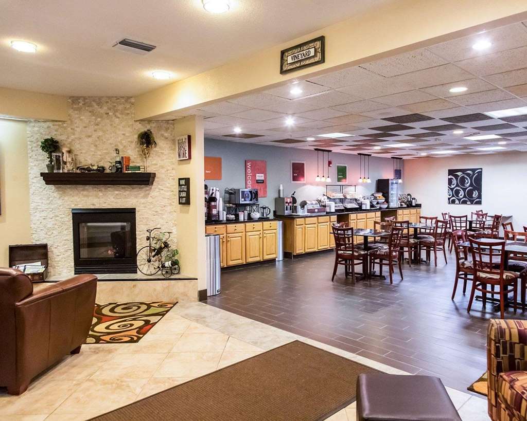 Paw Paw Comfort Inn & Suites מראה פנימי תמונה