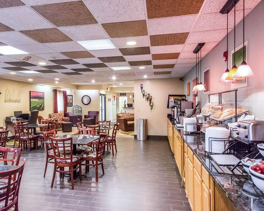 Paw Paw Comfort Inn & Suites מסעדה תמונה