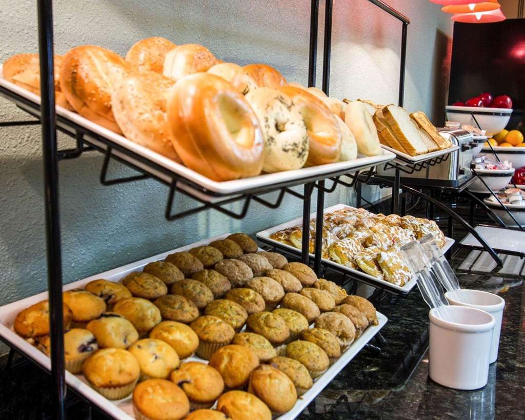 Paw Paw Comfort Inn & Suites מסעדה תמונה