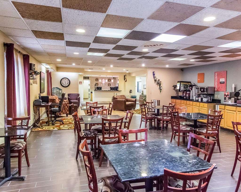 Paw Paw Comfort Inn & Suites מסעדה תמונה
